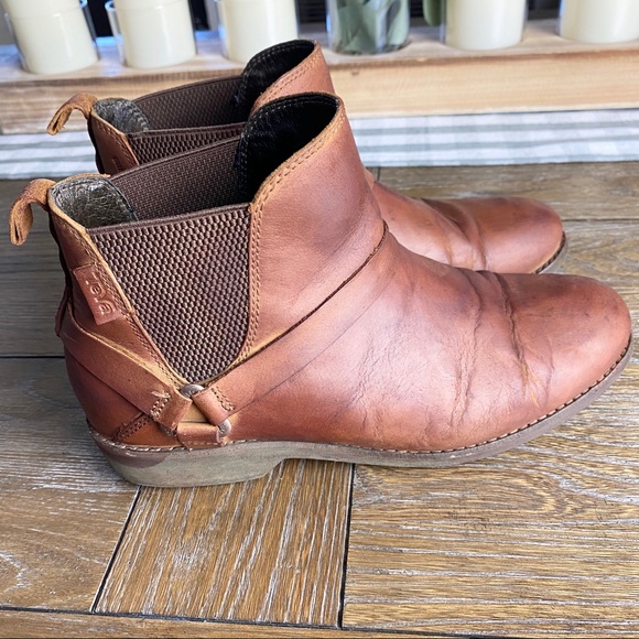 teva de la vina dos chelsea boots